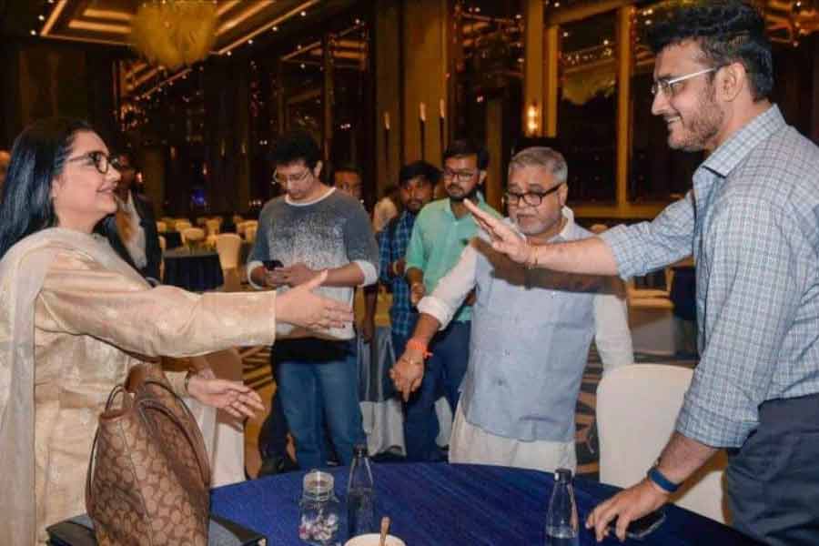 সিএবি-র বার্ষিক সাধারণ সভায় সৌরভ গঙ্গোপাধ্যায়ের সঙ্গে জুন মাল্য।