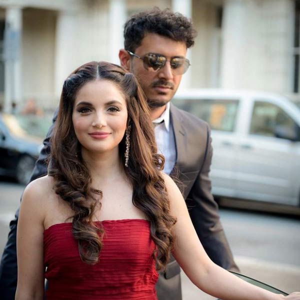 ২০১৬ সালে, ব্রিটিশ সংবাদপত্র ‘ইস্টার্ন আই’ আরমিনাকে ‘ফিফটি সেক্সিয়েস্ট এশিয়ান উইমেন’-এর তালিকাতেও জায়গা দিয়েছে।