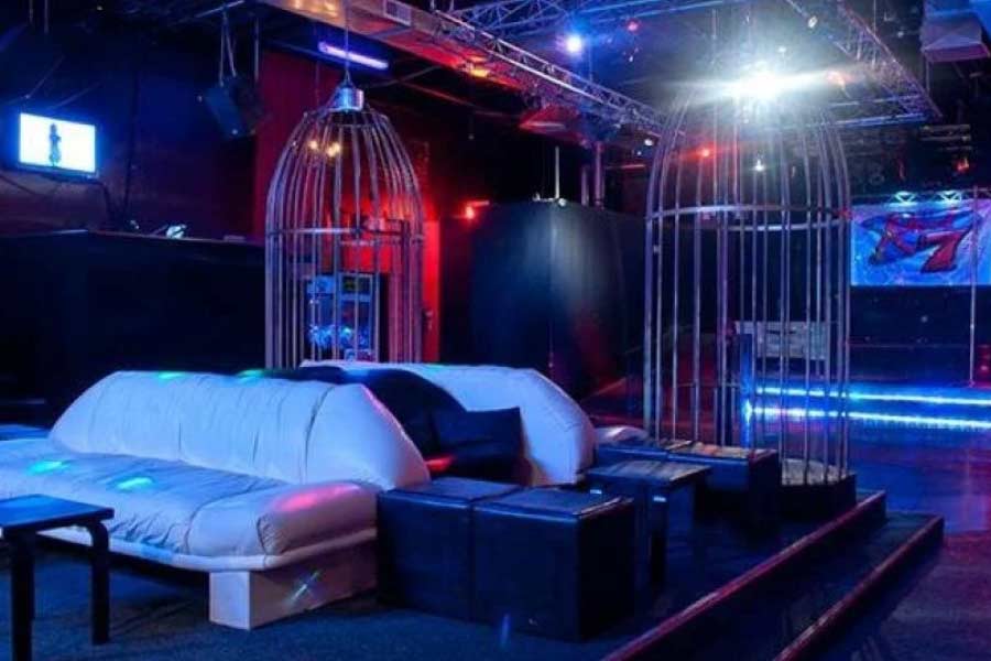 হ্যালি জানিয়েছেন, আগে ক্লাবের ব্যাপারে জানলেও, সেই ক্লাব কেমন হয় সে সম্পর্কে তাঁর কোনও ধারণা ছিল না। ধারণা স্পষ্ট হয় ক্লাবের কর্মী হিসাবে যোগ দেওয়ার পরেই।