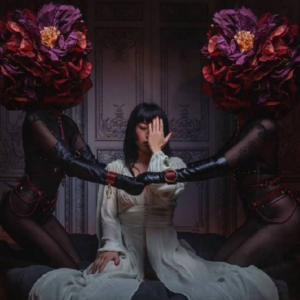 হ্যালি বলেন, “লাইভ শোয়ে যৌনক্রিয়া করার প্রধান উদ্দেশ্য মানুষের মধ্যে উত্তেজনা তৈরি করা। মানুষ এই ক্লাবে যোগ দিয়ে নিজেদের সুপ্ত আগ্রহগুলি অন্বেষণ করতে পারেন। ইন্দ্রিয়গুলিকে আরও উত্তেজিত করার সুযোগ পান।’’