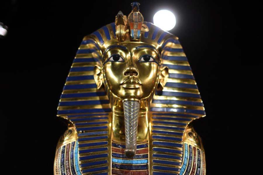 কিন্তু পরে ডিএনএ পরীক্ষার ফলে আবার জানা যায় যে, মস্তিষ্কে ম্যালেরিয়ার জীবাণুর সংক্রমণেই অকালমৃত্যু হয়েছিল কিশোর ফারাওয়ের। কোনও কোনও গবেষণায় আবার দাবি করা হয়েছে, মিশরের ওই ফারাওয়ের রক্তে লোহিত রক্তকণিকার অভাব ছিল। জিনগত সমস্যার কারণে কোনও রোগে আক্রান্ত হয়ে তাঁর মৃত্যু হয়েছে।