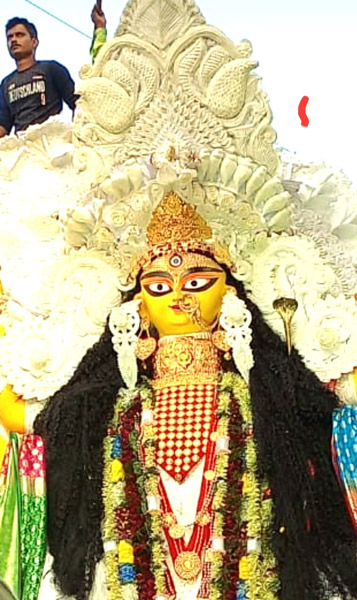 ‘মেজমা’ হিসাবে পরিচিত কৃষ্ণনগরের জগদ্ধাত্রী প্রতিমা।  — নিজস্ব চিত্র