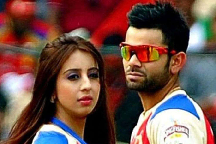 বিজয় মাল্যর পার্টিতে অনেক মডেল, অভিনেত্রীদেরই আনাগোনা ছিল। আর সেখানে বিরাটের মতো কেউ থাকলে তাঁর যে প্রেমে পড়বেন না তাঁরা, তা তো হয় না! শোনা যায়, এ ভাবেই সঞ্জনা গলরানির সঙ্গে নাকি মন দেওয়া-নেওয়া হয়েছিল কোহলির। 