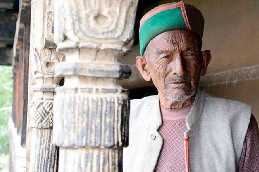 সূত্রের খবর, গত কয়েক দিন ধরেই বার্ধক্যজনিক অসুস্থতায় ভুগছিলেন নেগি। পোস্টাল ব্যালটের মাধ্যমে ভোট দেওয়ার সময়েও তাঁর শরীর অত্যন্ত খারাপ ছিল। তিনি এক প্রকার শয্যাশায়ী ছিলেন।