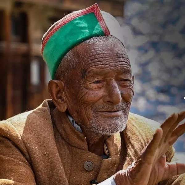 ১৯৫১ সাল থেকে দেশের প্রতিটি নির্বাচনে অংশগ্রহণ করেছেন নেগি। ভোট দেওয়াকে তিনি নাগরিক কর্তব্য বলে মনে করতেন, কখনও এই কর্তব্যের অন্যথা হতে দেননি। কয়েক বছর আগে ‘সনম রে’ ছবিতে তাঁকে অতিথি শিল্পী হিসাবে (গেস্ট অ্যাপিয়ারেন্স) দেখা গিয়েছিল। 