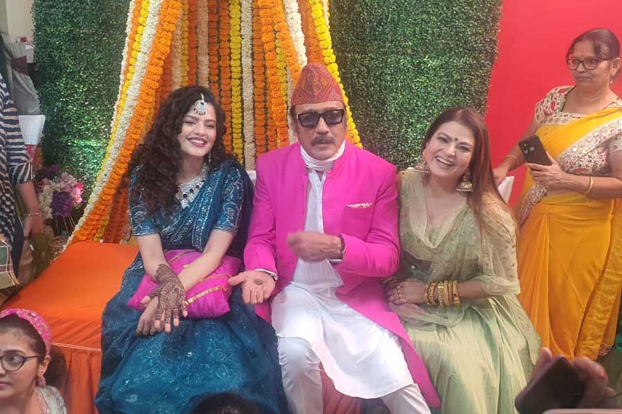 পরিবার-পরিজনরা আদরে-আহ্লাদে ভরিয়ে রেখেছিলেন তাঁদের রাজকন্যা পলককে