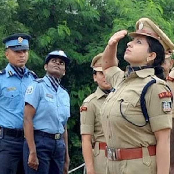 এক সাক্ষাৎকারে রুবেদা বলেন, “জম্মু-কাশ্মীরের ছেলেমেয়েদের মধ্যে অনেক প্রতিভা আছে। কিন্তু পরিস্থিতির কারণে সেই প্রতিভার স্ফূরণ ঘটে না। পরিবারের সমর্থনের অভাব, অশান্ত পরিবেশ— সব মিলিয়ে অনেকেই সুযোগ পাচ্ছে না।” কিন্তু সেই সব বাধা কাটিয়ে বেরিয়ে আসতে হবে বলেও মত তাঁর। যে ভাবে তিনি সকল বাধাকে টপকে, সমাজের নানা আপত্তিকে উপেক্ষা করে আজ এক জন আমলা, জম্মু-কাশ্মীরের মেয়েদের মধ্যেও তাঁর এই ছায়া দেখতে চান।