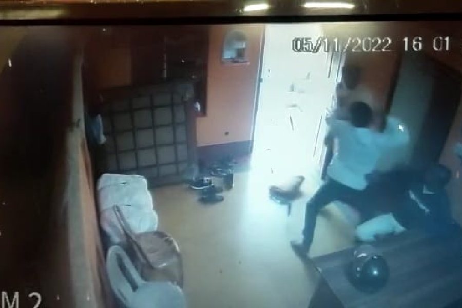 Fight between two BJP leader in Medinipur dgtld