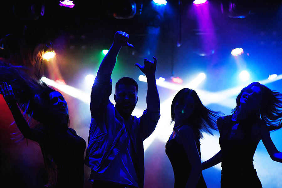 Bouncer How do bouncers get hired at bars dgtl Anandabazar