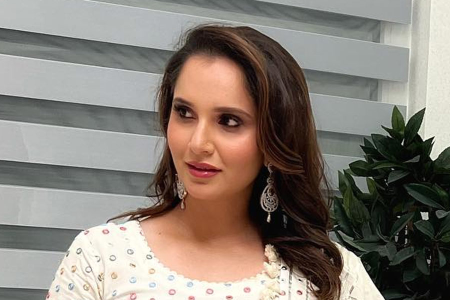 শোয়েব, মাহিরার এই কথোপকথনের পরিপ্রেক্ষিতে সানিয়ার প্রতিক্রিয়াও পাওয়া গিয়েছিল। ইনস্টাগ্রামেই তিনি লিখেছিলেন, ‘‘হ্যাঁ, আমি দেখতে পাচ্ছি তোমরা দু’জন কী নিয়ে কথা বলছ।’’