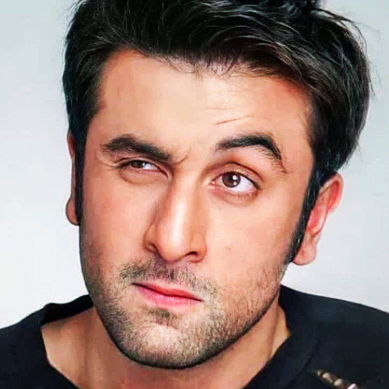 রণবীর অবশ্য অনেক বছর পরে দীপিকার অভিযোগ নিয়ে মুখ খুলেছিলেন। যদিও সম্পর্ক নিয়ে সরাসরি কিছু বলেননি। ২০১৫ সালে ‘তামাশা’ ছবির প্রচারের সময় রণবীর জানিয়েছিলেন, দীপিকা খুব ‘ফ্লার্ট’ করতেন। 