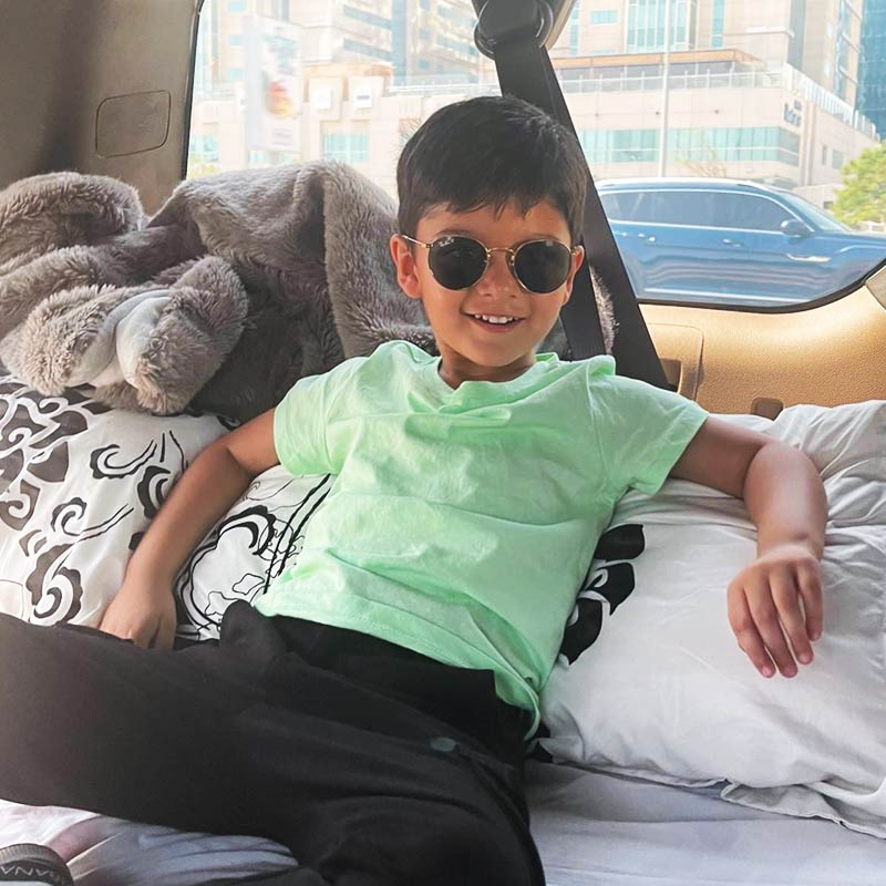 এই ভারত-পাকিস্তান জুটির এক মাত্র সন্তান ইজহান মির্জা মালিক। সানিয়া-শোয়েব একসঙ্গে না থাকলেও একসঙ্গেই ছেলের দেখাশোনা করছেন বলে খবর।