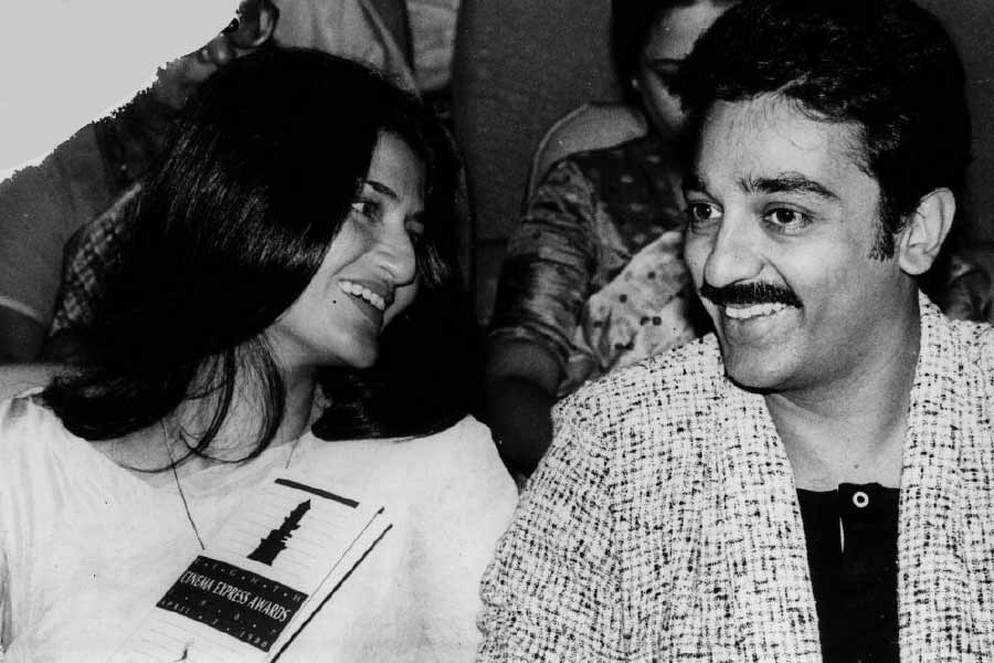 কম সাহসী নন সারিকাও। কমল হাসানের সঙ্গে সম্পর্কে ছিলেন। বিয়ের আগেই জন্ম দেন প্রথম সন্তানের। শ্রুতির জন্মের দু’বছর পর বিয়ে করেন কমল আর সারিকা। 