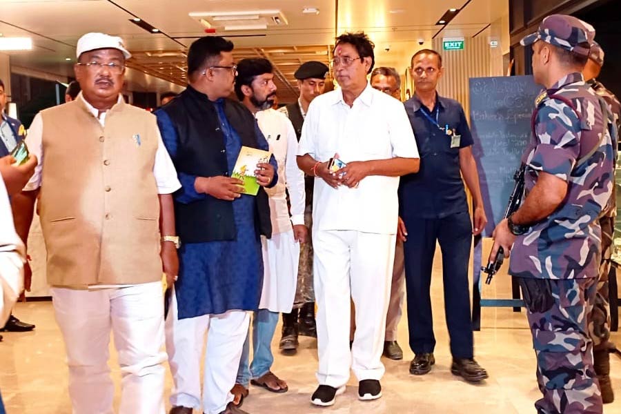 সুনীল বনশলের সঙ্গে বৈঠক করে আশার আলো দেখতে পেলেন কি!