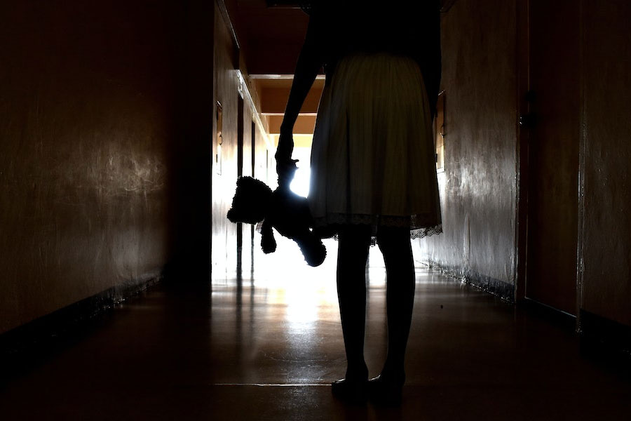 ১৯৭৪ সালে জিন মারা যান। সেই ‘ভূতুড়ে’ বাড়িতে এসে ওঠেন নতুন মালিক। সঙ্গে তাঁর ১০ বছর বয়সি মেয়ে। ছাদের ঘর থেকে রবার্টকে খুঁজে পায় মেয়েটি। রবার্টের সঙ্গেই নিয়মিত খেলা করত সে।