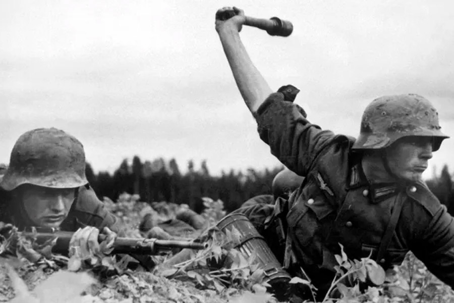 দ্বিতীয় বিশ্বযুদ্ধের পর টেম্পেলহফ চলে আসে আমেরিকা-প্রভাবিত পশ্চিম বার্লিনে। চারপাশ ঘিরে ছিল পূর্ব জার্মানি।