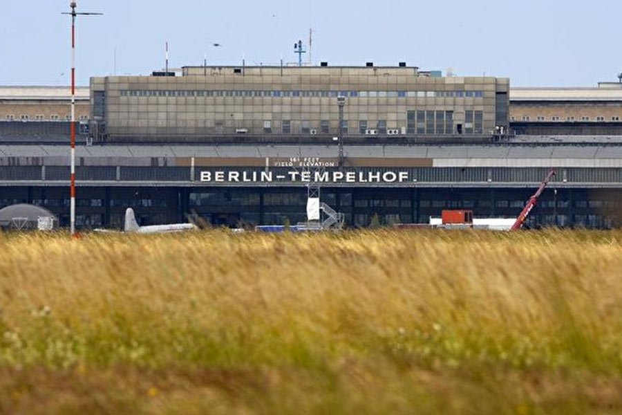 ২০০৮ সালে টেম্পেলহফে বিমান ওঠানাম বন্ধ হওয়ার পর ২০১০ সালে সেখানে একটি পার্ক খোলা হয়। এখানে গড়ে ওঠে একটি রোলার ডিস্কোও।  সাধারণ মানুষ স্কেটিং করতে পারেন সেখানে।