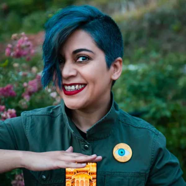 নয়নার মাইক্রো-ব্লগিং প্ল্যাটফর্মে যোগদানের পর থেকে প্রায় দু’দশক পেরিয়ে গিয়েছে। ইলনের কাছে টুইটারের মালিকানা আসার আগেও টুইটারে অনেক পরিবর্তন দেখেছেন নয়না।