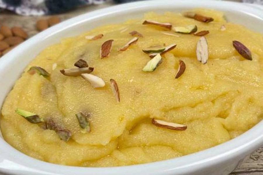 ভারতের মিষ্টিগুলির মধ্যে হালুয়াও বেশ প্রসিদ্ধ। নানা অনুষ্ঠানে বিভিন্ন ধরনের হালুয়া বানানো হয়। তবে, এই হালুয়ার উৎপত্তি ভারতীয় মিঠাইওয়ালাদের কাছ থেকে নয়।