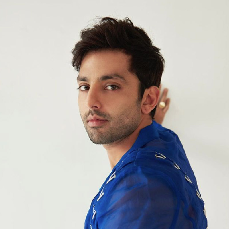 রেডিয়ো জকি হিসাবেও প্রশিক্ষণ নিয়েছিলেন তিনি। বিভিন্ন মডেলিং প্রতিযোগিতায় অংশগ্রহণ করতেন তিনি।