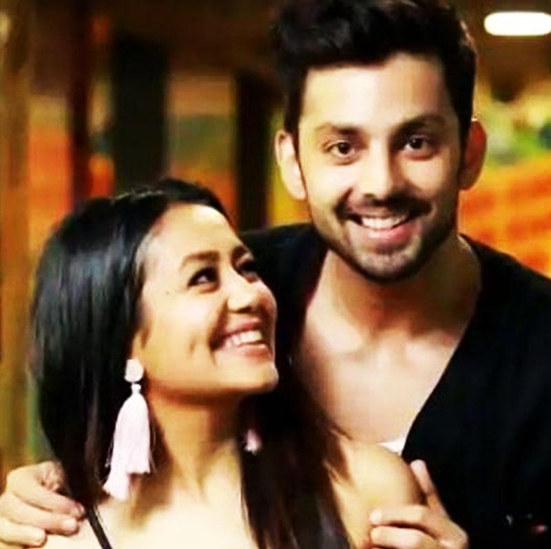 ফলে সংস্থা আয়োজিত সব অনুষ্ঠানে অতিথি হিসাবে উপস্থিত থাকতেন হিমাংশ এবং নেহা। সেই সূত্রেই আলাপ হয় দু’জনের।