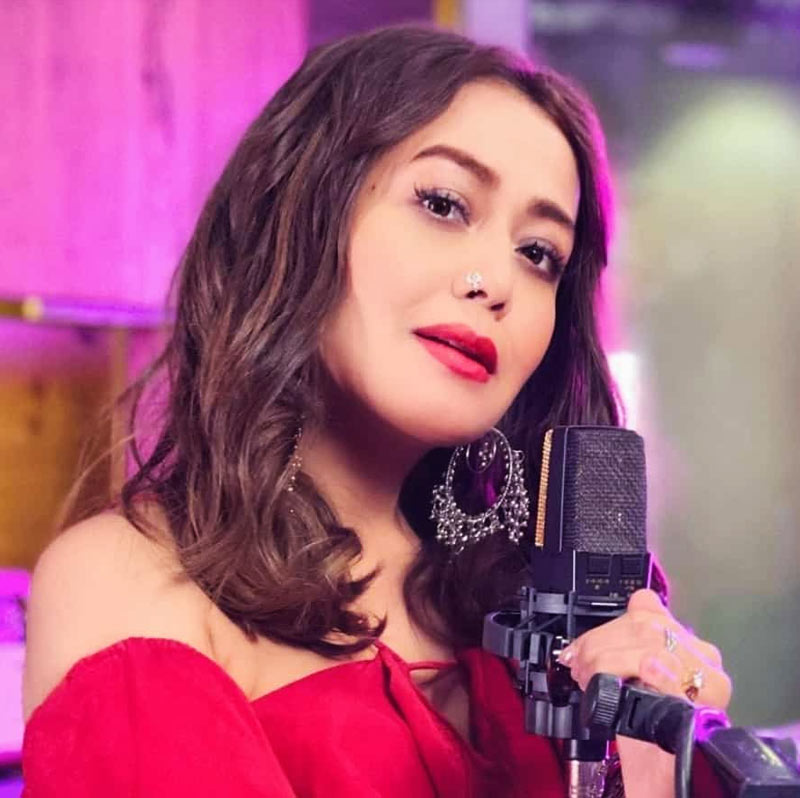 তবে এ নিয়ে কাদা ছোড়াছুড়িও কম হয়নি। সংবাদ সংস্থা সূত্রের খবর, নেহা জনসমক্ষে জানিয়েছেন, হিমাংশ তাঁর যশখ্যাতিকে ব্যবহার করেছেন।