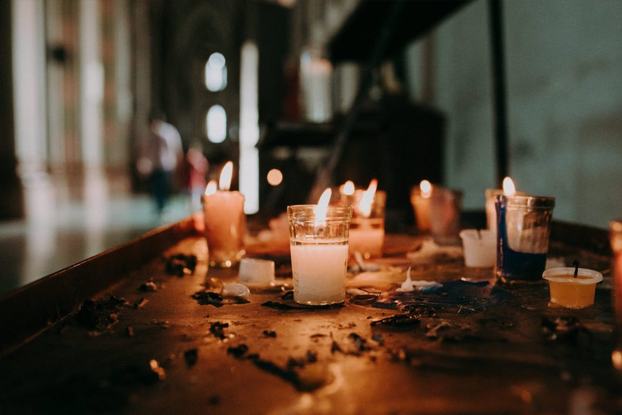 বলিভিয়া দেশ জুড়েই কোকেন নিষিদ্ধ। তাই স্বাভাবিক ভাবেই রুট-৩৬ বারের কোনও বৈধ কাগজপত্র নেই। পুলিশের নজর এড়িয়ে অবৈধ ভাবেই চালানো হয় এই কোকেন বার।