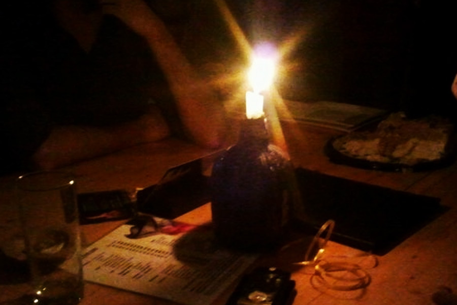 স্থানীয় বাসিন্দা এবং পুলিশের নজর এড়াতে রুট-৩৬-এর ভিতরে বেশি হইচই করায় বারণ।