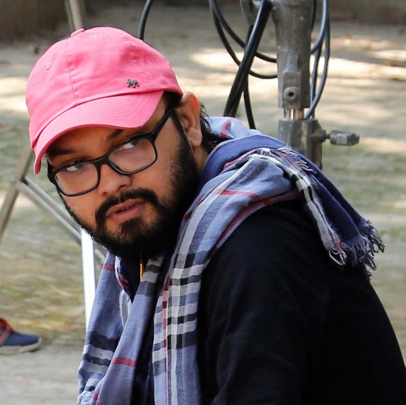 কলকাতা থেকে ছবিটি পরিচালনার দায়িত্বে রয়েছেন অভিনন্দন দত্ত।