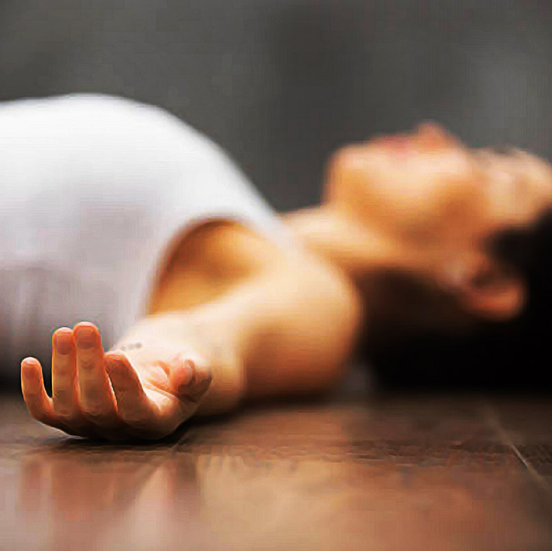 ১৯৭৪ সালে ৭ নভেম্বর বাড়িতে খুন হয়েছিলেন স্যান্দ্রা রিভেট। রান্নাঘর থেকে তাঁর রক্তাক্ত দেহ উদ্ধার করে পুলিশ। লুকানের স্ত্রীর সঙ্গে থাকতেন তিনি। তাঁর তিন সন্তানের দেখাশোনা করতেন। 