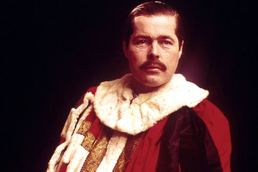 অস্ট্রেলিয়ার এই বৃদ্ধ দাবি করেন, তিনি এক সময় ব্রিটেনে থাকতেন। পরে সেখানে ‘ভয়ঙ্কর কিছু কাণ্ড’ হওয়ায় তাঁকে অস্ট্রেলিয়ায় চলে আসতে হয়েছিল। তাঁর এই দাবির উপর ভিত্তি করেও অনেকে মনে করছেন, লুকান-কাণ্ডের সঙ্গে তাঁর যোগ থাকতে পারে। 