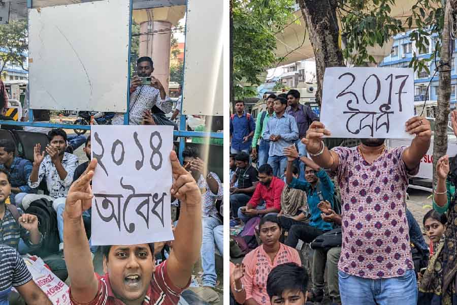 হাই কোর্টে ২০১৪ সালের প্রার্থীদের নিয়োগের বিরুদ্ধে ২০১৭ সালের প্রার্থীরা।