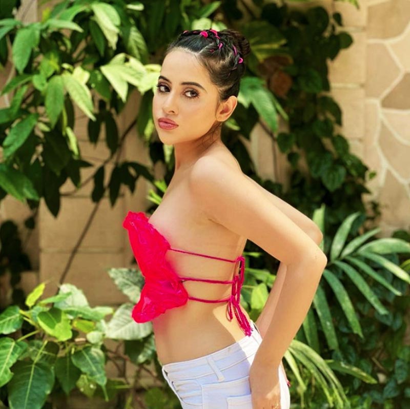 সম্প্রতি এক সাক্ষাৎকারে তাঁর অভিজ্ঞতা ভাগ করে নিয়ে বললেন, ‘‘বাবা আমার উপর শারীরিক এবং মানসিক নির্যাতন করতেন। এমন একটা সময় এসেছিল যখন আমি নিজের নাম ভুলতে বসেছিলাম। টানা দু’বছর আমার উপর অস্বাভাবিক অত্যাচার করা হয়েছিল। একমাত্র আমি জানি, সেই সময়ে আমার উপর দিয়ে কী গিয়েছে।’’