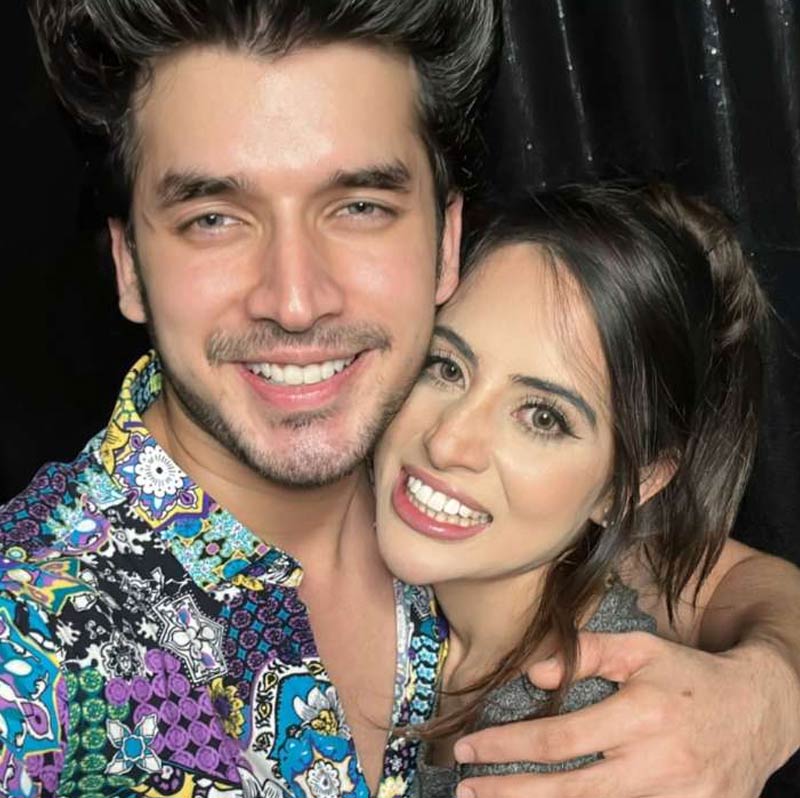 সাক্ষাৎকারে প্রাক্তন প্রেমিককে নিয়েও মুখ খুলেছিলেন উরফি। ‘ঝলক দিখলা যা ১০’-খ্যাত পরশ কালনাবতের সঙ্গে এক মাস সম্পর্কে ছিলেন উরফি। জনপ্রিয় টেলিভিশন ধারাবাহিক ‘অনুপমা’-তে গুরুত্বপূর্ণ চরিত্রে অভিনয় করতেন পরশ।