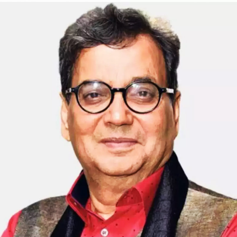 এই ছবিতে মুখ্যচরিত্রে অন্য তারকাদের অভিনয় করার কথা ছিল। যে তারকাদের নাম এই ছবির সঙ্গে জুড়ে যাওয়ার সম্ভাবনা ছিল, তার জন্য প্রযোজক সংস্থার কাছ থেকে বিপুল পরিমাণ টাকাও পেয়েছিলেন পরিচালক।