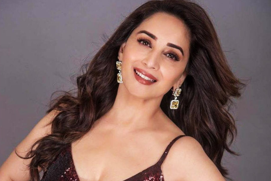 তিনি জানান, মাধুরী দর্শকমহলে এতটাই জনপ্রিয় যে তাঁর ব্যাপারে এক রকম ধারণা তৈরি হয়ে গিয়েছে দর্শকের মনে।