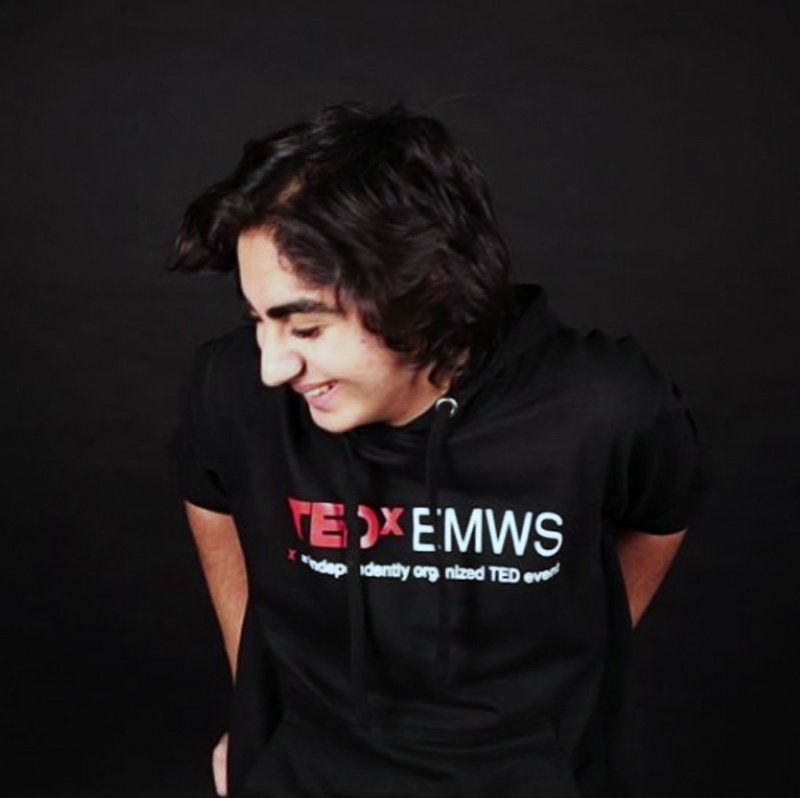 বর্তমানে আমেরিকার একটি কলেজে ফিল্ম বিষয়ে পড়াশোনা করছেন আরহান।