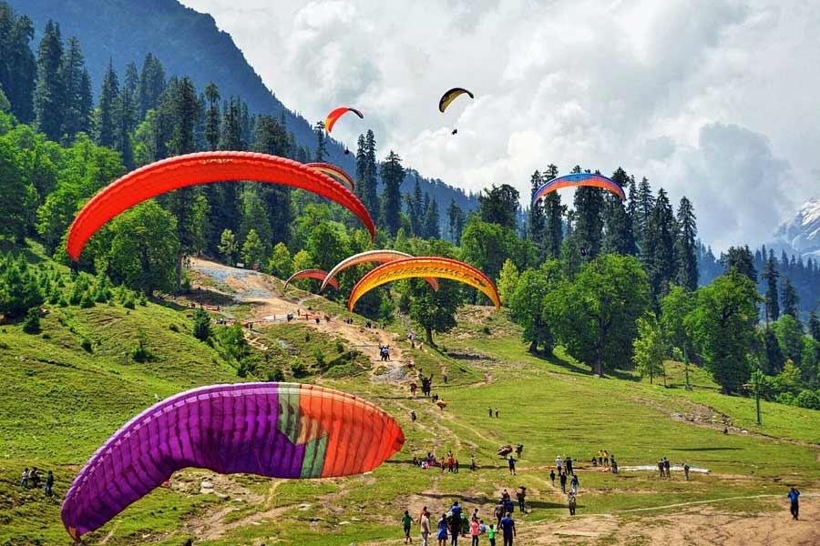 হিমাচলপ্রদেশের আকর্ষণীয় জায়গাগুলির মধ্যে সোলং ভ্যালি অন্যতম। 