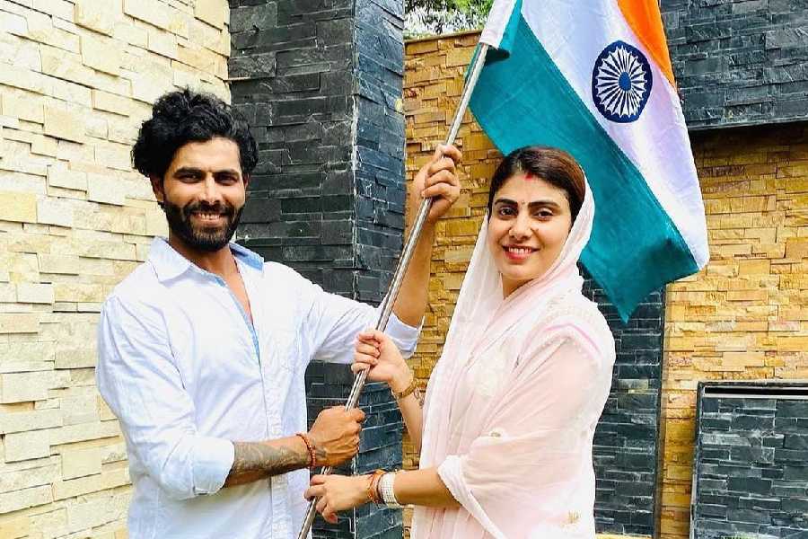 শোনা যাচ্ছে গুজরাত বিধানসভা নির্বাচনে টিকিট পেতে পারেন রিভাবা। যদি সত্যিই তা হয় এবং তিনি ভোটে জিতে বিধায়কও হন, তবে তিনিই হবেন সম্ভবত প্রথম ভারতীয় কোনও ক্রিকেটারের বিধায়ক স্ত্রী। তবে এ সবই সম্ভাবনার কথা। 