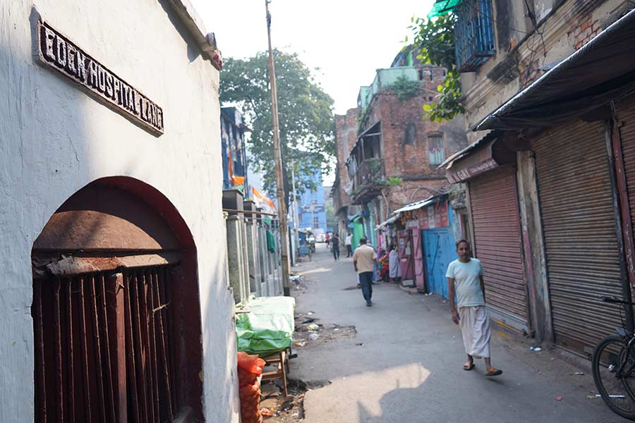 কলকাতা মেডিক্যাল কলেজ সংলগ্ন নিমু খানসামা লেনের নাম পরিবর্তন করে রাখা হয় ইডেন হসপিটাল লেন।