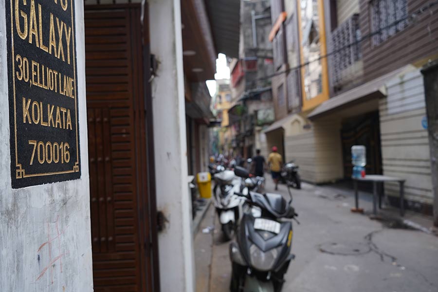 রিপন স্টিট্রের গদাই খানসামা লেনের বর্তমান নাম ইলিয়ট লেন।