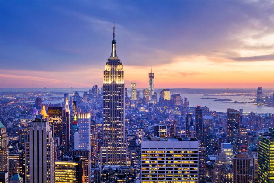 আত্মহত্যার পথ কেন বেছে নিয়েছিলেন এলভিটা? আমেরিকার সংবাদমাধ্যমে সে কাহিনিই শোনা গিয়েছিল। যা জানতে হলে ফিরে যেতে হবে ১৯৭৯ সালের ২ ডিসেম্বরের রাতে।