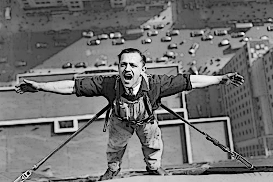 এম্পায়ার স্টেট বিল্ডিংয়ে আরও একটি আত্মহত্যার ঘটনা ঘিরে শোরগোল পড়েছিল। এলভিটার মতোই ৮৬তলা থেকে ঝাঁপ দিয়েছিলেন ইভলিন ম্যাকহেল নামে এক তরুণী। তবে তা ছিল ১৯৪৭ সালের ১ মে।