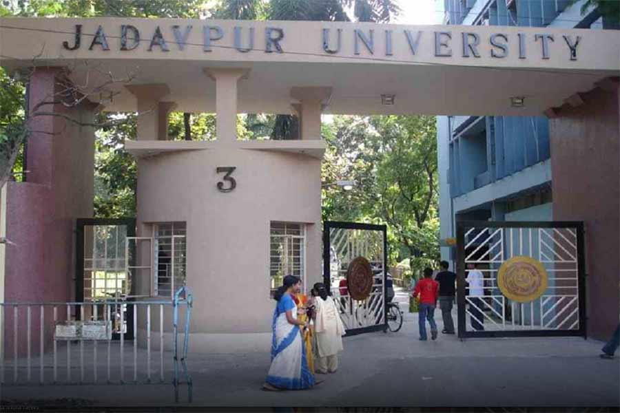  যাদবপুর বিশ্ববিদ্যালয়।