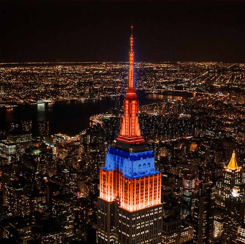 সে রাতেই এম্পায়ার স্টেট বিল্ডিং থেকে ঝাঁপ দেন এলভিটা। পরে অবশ্য তাঁর দাবি ছিল, আলোয় ভরা ম্যানহাটনে দেখতেই ব্রঙ্কস থেকে সেখানে গিয়েছিলেন। তাঁর বিখ্যাত উক্তি ছিল, ‘‘কী সুন্দর (আলো)! আমি হাত বাড়িয়ে ছুঁয়ে দেখতে চেয়েছিলাম।’’ যদিও আমেরিকার সংবাদমাধ্যমের পাল্টা দাবি, আত্মঘাতী হতেই ওই বিল্ডিংয়ের ৮৬তলায় উঠেছিলেন এলভিটা।