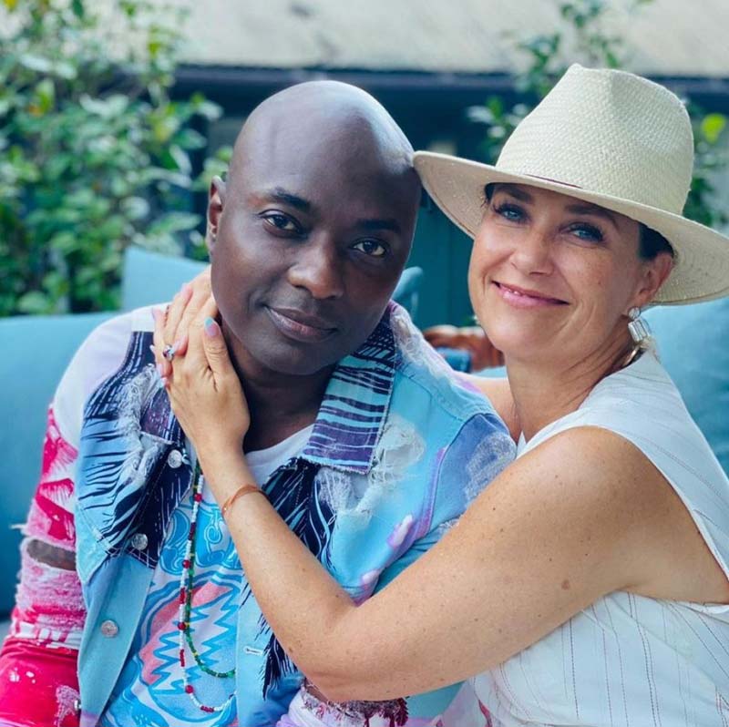 চলতি বছরের জুন মাসে আধ্যাত্মিক গুরু ডুরেকের সঙ্গে বাগ্‌দান হওয়ার পর থেকেই বিকল্প ওষুধের প্রতি দম্পতির বিশ্বাস প্রকাশ্যে আসে।