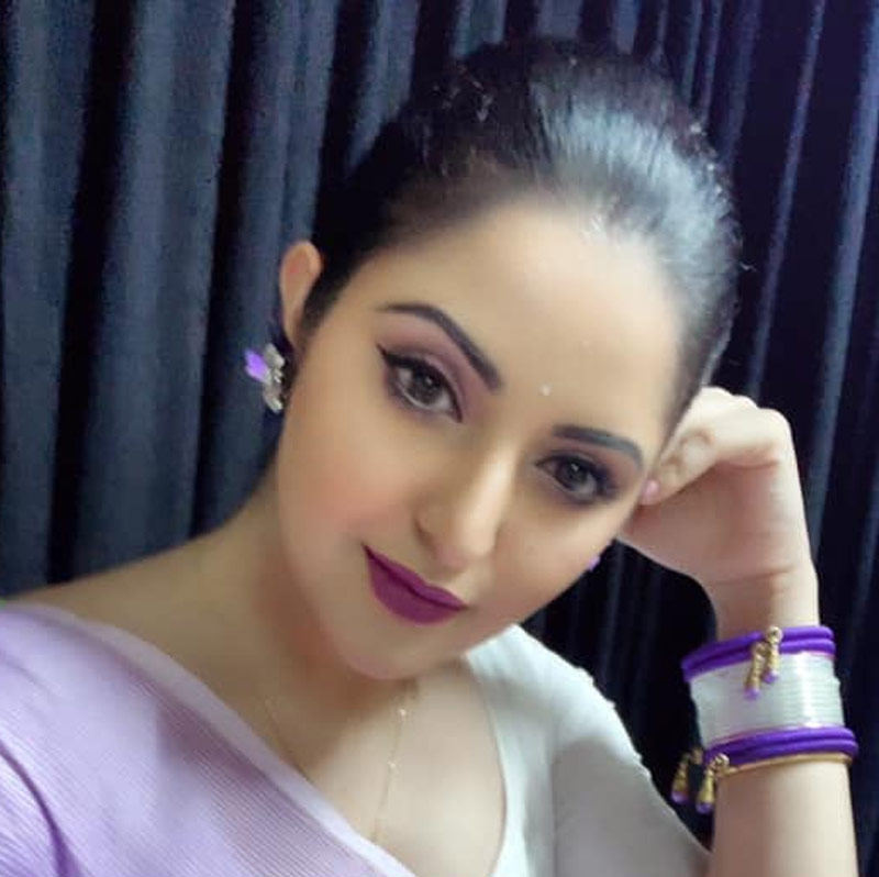 ২০০৭ সালে একটি সৌন্দর্য প্রতিযোগিতায় অংশ নেন মিম। প্রথম হন তিনি। এর পর আর ফিরে তাকাতে হয়নি তাঁকে।