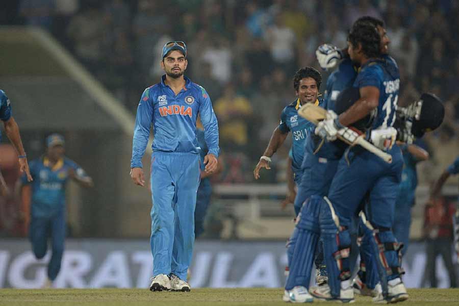 ২০১৪ সালে টি২০ বিশ্বকাপের ফাইনাল থেকে ছিটকে গিয়েছিল ভারত। চূড়ান্ত ম্যাচে শ্রীলঙ্কার কাছে হেরে যায় ভারতীয় দল। সেই সময় ভারতীয় দলের ক্যাপ্টেন ছিলেন মহেন্দ্র সিংহ ধোনি।