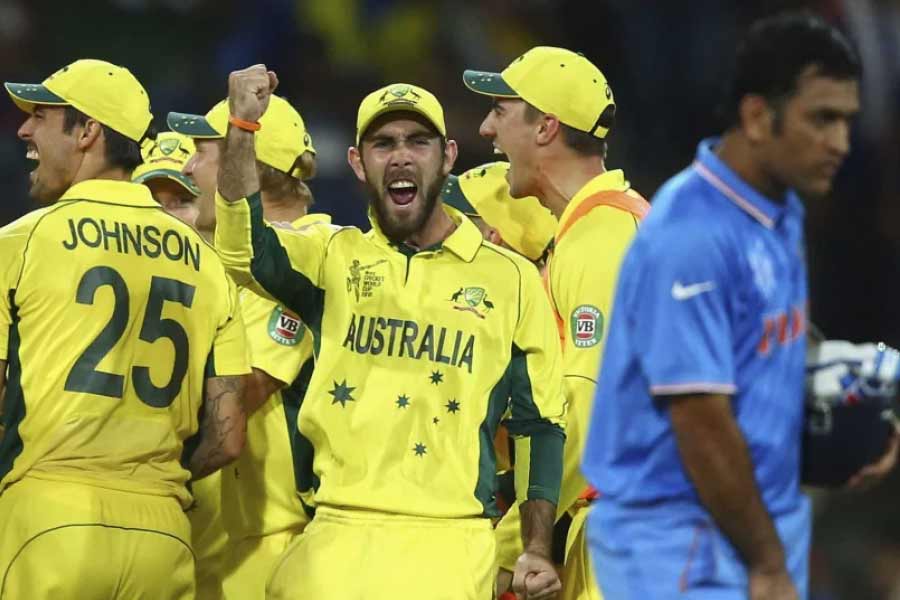 সেই সেমি ফাইনালে প্রথম ব্যাট করতে নেমে সাত উইকেট খুইয়ে ৩২৯ রান করেছিল অস্ট্রেলিয়া। কিন্তু ভারত ২৩৩ রানেই সব উইকেট খুইয়ে বিশ্বকাপের মঞ্চ থেকে বিদায় নিয়েছিল।