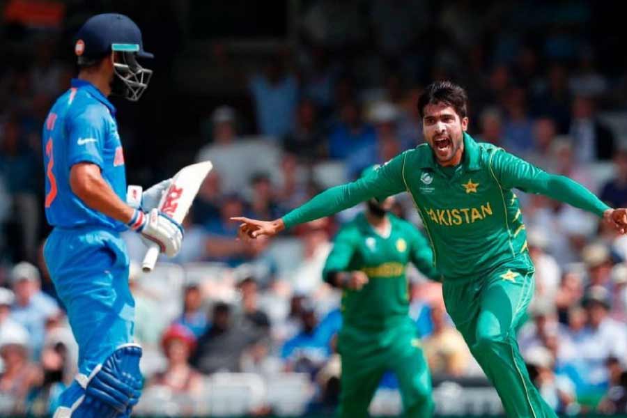 প্রথম ব্যাট করতে নেমে ৫০ ওভারের শেষে তিন উইকেটের বিনিময়ে ৩৩৮ করেছিল পাকিস্তানের দল। কিন্তু ৩১ ওভারের আগেই গুটিয়ে যায় ভারতীয় দল। ১০ উইকেট খুইয়ে ভারত মোটে ১৫৮ করেছিল। ১৮০ রানে পাকিস্তানের কাছে হেরে যায় ভারত। যদিও টুর্নামেন্ট শেষে সব থেকে বেশি রান ছিল শেখর ধাওয়ানের ঝুলিতে।